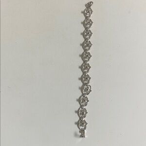 Source Unknown Silver Floral Link Bracelet